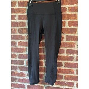 Lululemon On Your Mark 23” crop leggings size 6